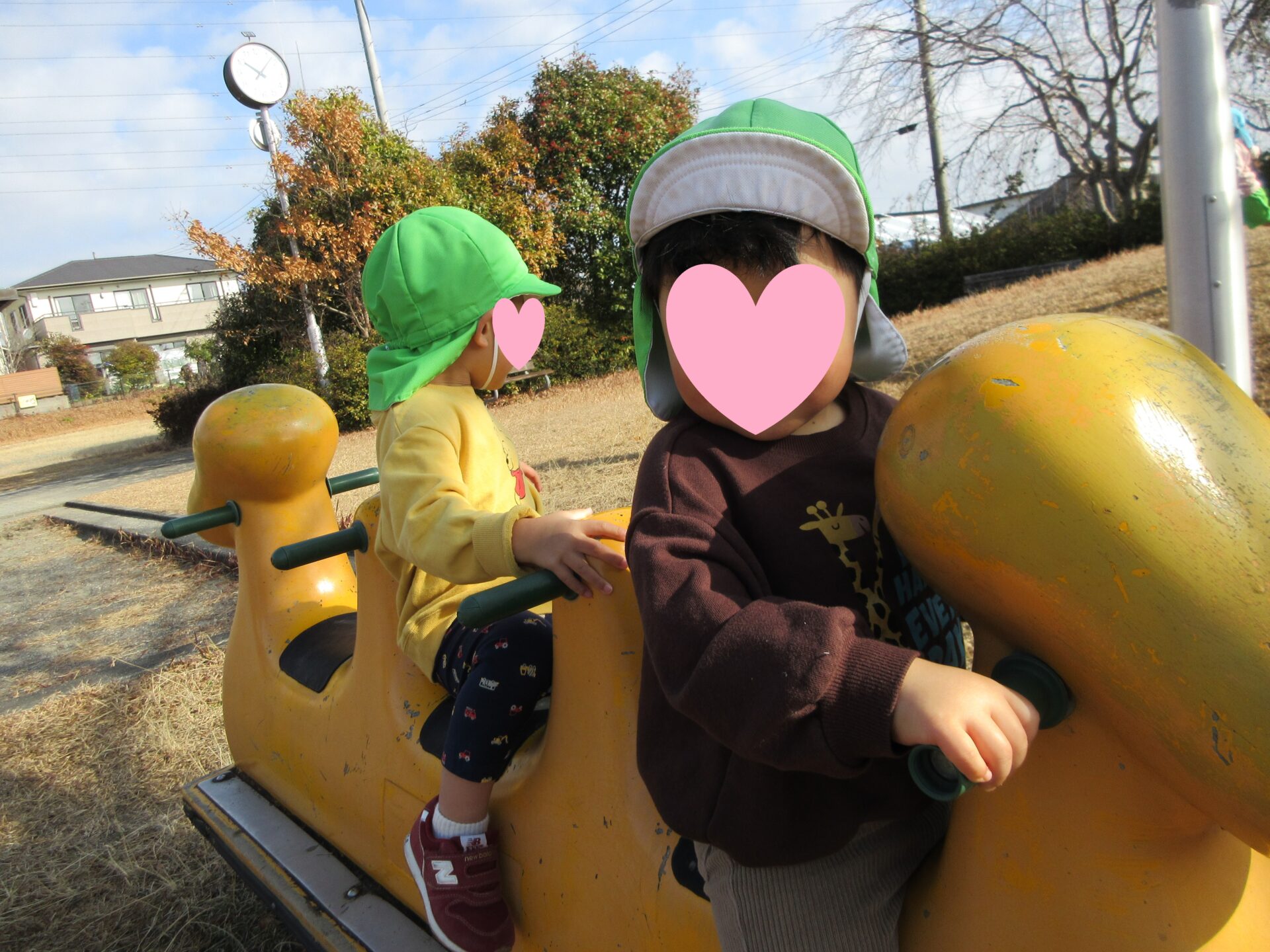 遊具で遊びました